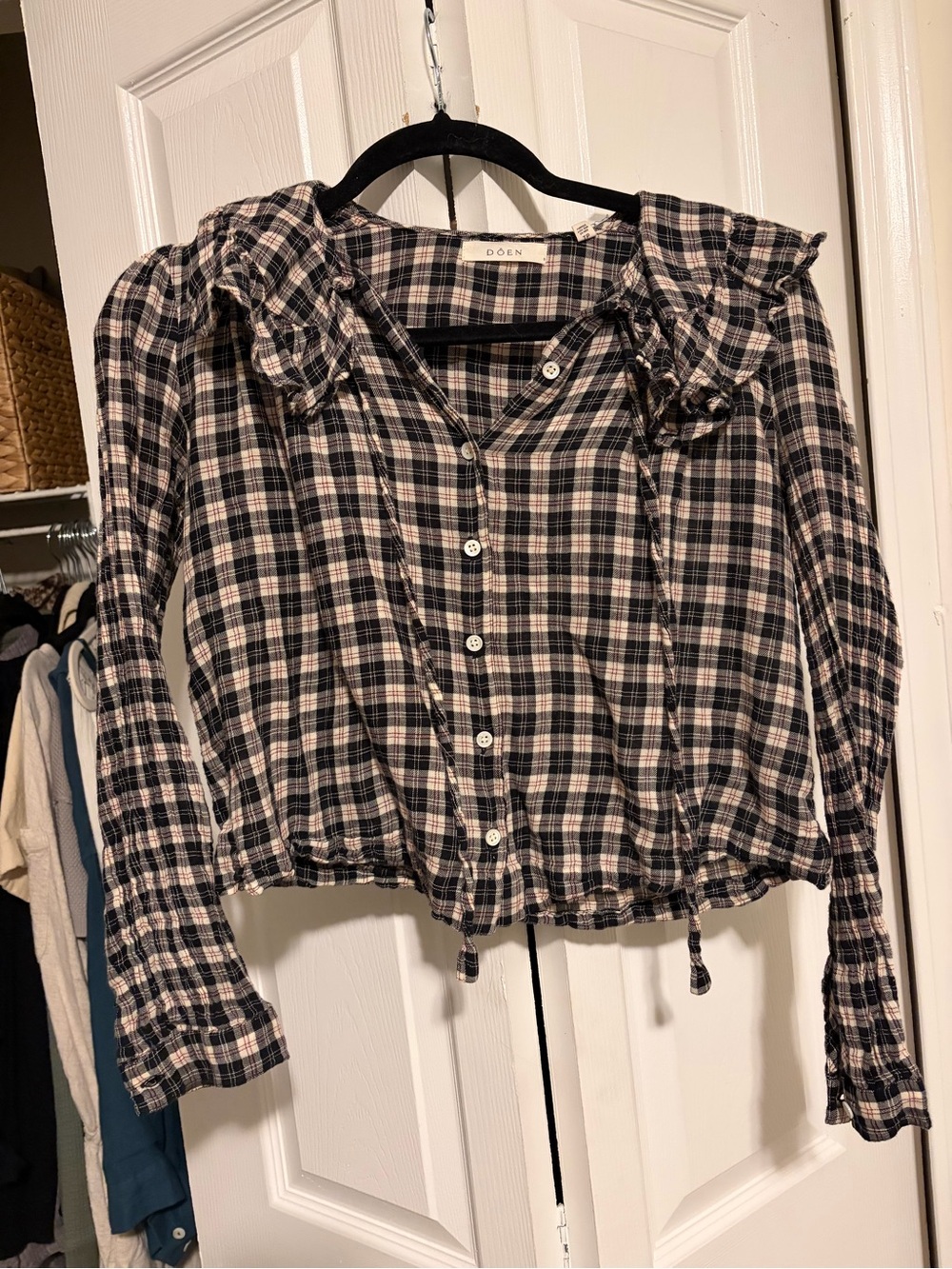 Doen Black and Cream Plaid Ruffle Collar Button-Down Top